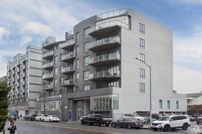 37 W End Ave - 37 W End Ave