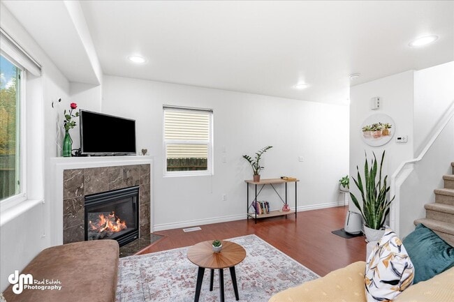 Photo - 299 Skwentna Dr Unit #14