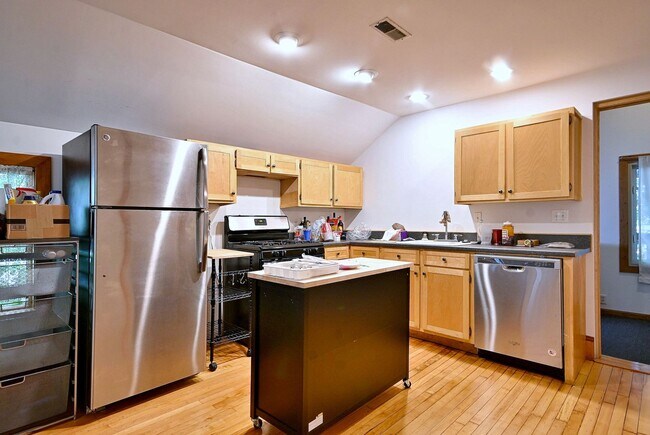 Photo - 2724 N Racine Ave Unit 2