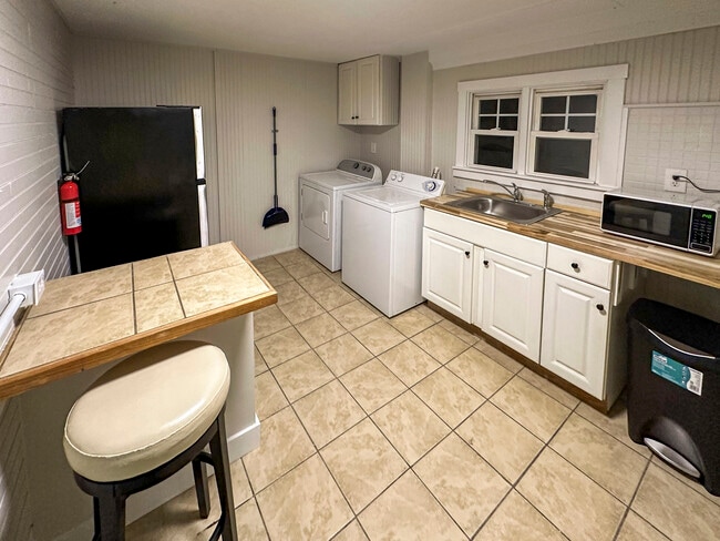 Photo - 110 Avery St Unidad Apt A