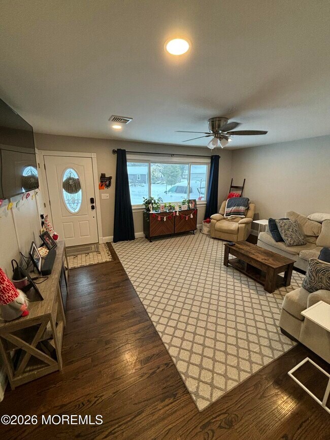 Photo - 336 Enterprise Dr