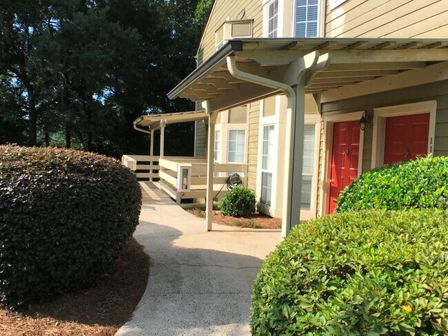 Photo - 1104 Riverview Dr