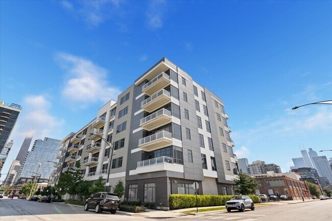 Building Photo - 367 W Locust St Unit 506 Rental