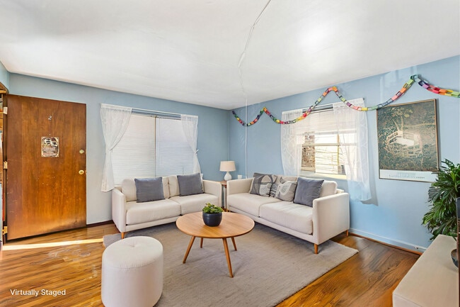 Photo - 2728 Digby Ave