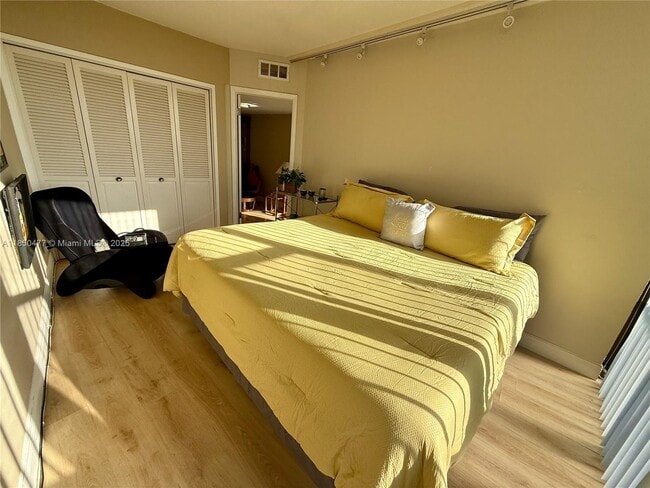 Photo - 900 Bay Dr Unit 713