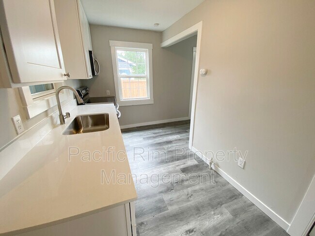 Photo - 14812 Grant Ave SW