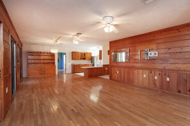 Photo - 331 Roberts Rd