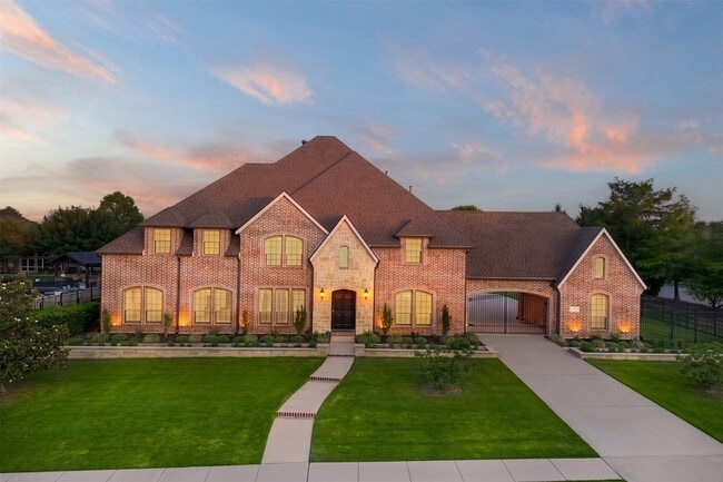 Building Photo - 1302 Featherwood Dr