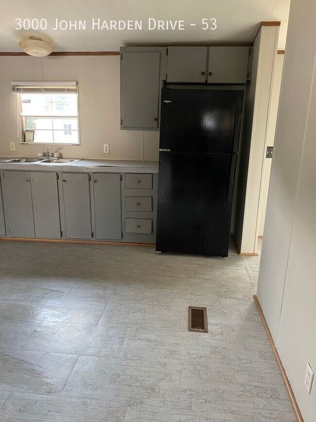 Photo - 3000 John Harden Dr