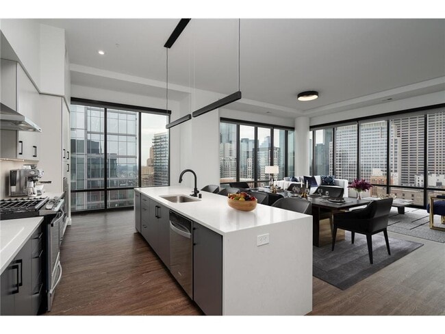 Building Photo - 270 Hennepin Ave Unit 2106