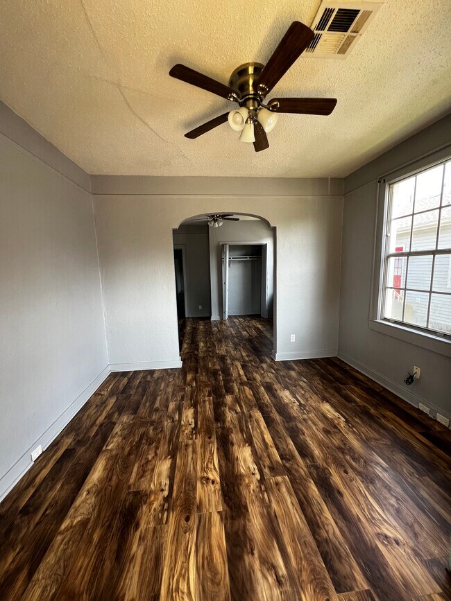 Photo - 846 Lebeau St Townhome