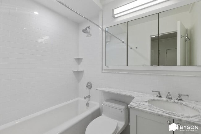 Photo - 300 East 57th Street