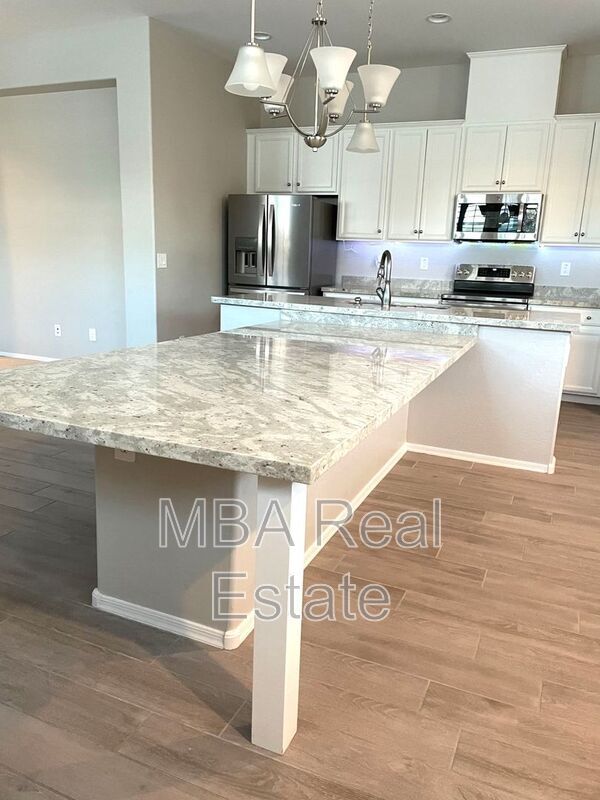 Building Photo - 14870 W Encanto Blvd