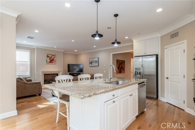 Photo - 216 Bancroft