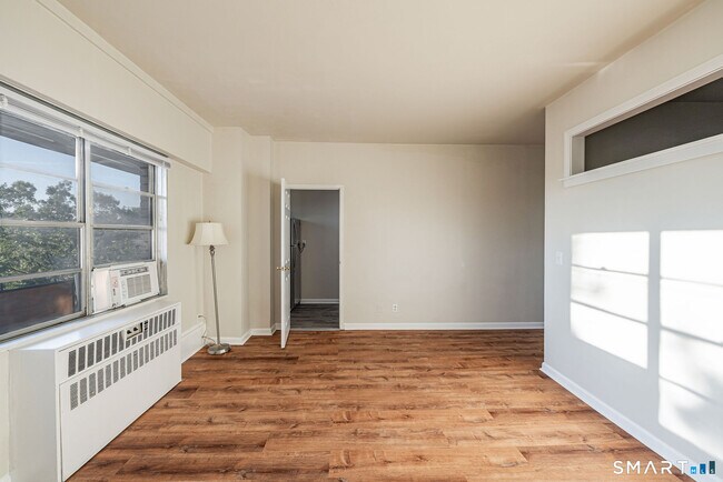 Photo - 80 Cartright St Unit 8E
