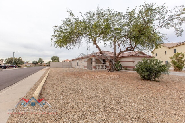 Photo - 5706 N 74th Dr