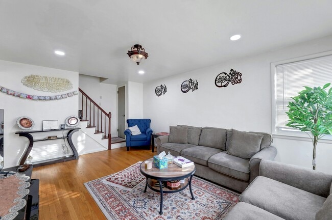 Photo - 188 Luddington Ave