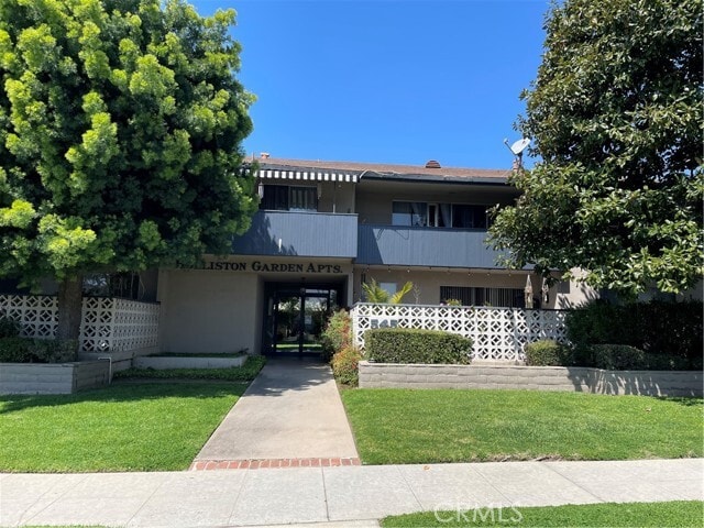 Building Photo - 545 N Holliston Ave Unit 5