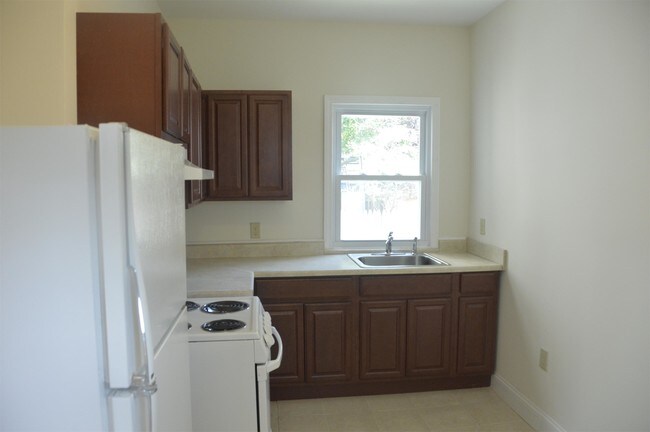 429 Central St Unit 1R