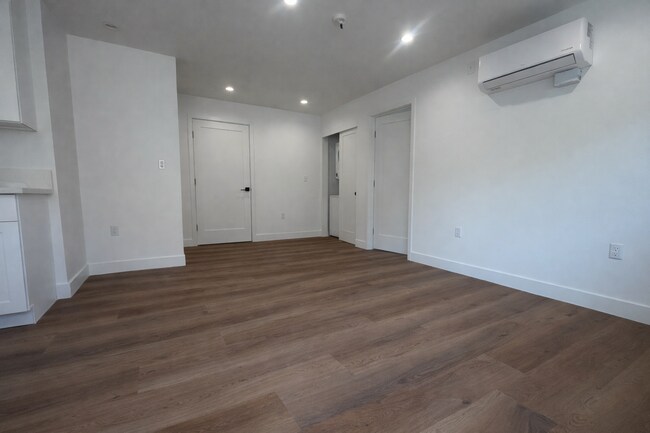Photo - 10435 Ashton Ave
