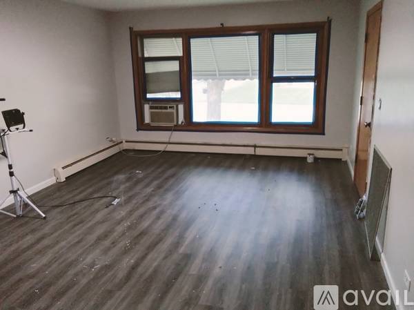 Photo - 250 Wayne Ct