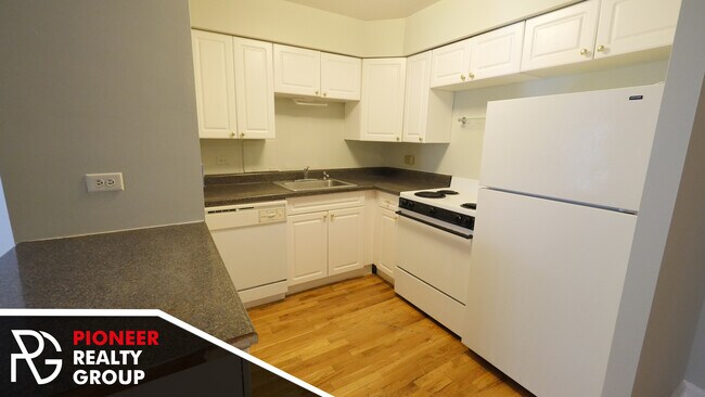 Photo - 1447 N Dearborn St Unit F4