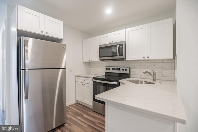 Photo - 2626-28 Ridge Ave Unit 3