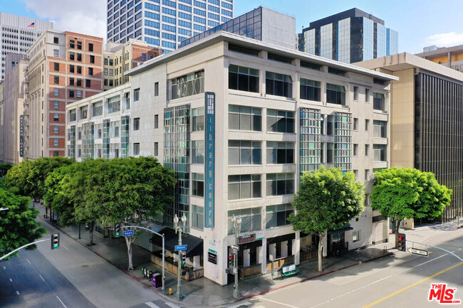 Building Photo - 630W W 6th St Unit 406 Rental