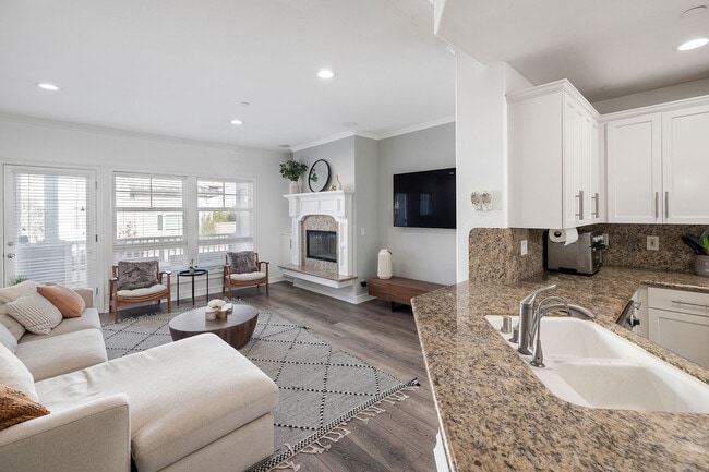 Photo - 231 Aviation Pl