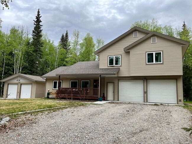 Building Photo - Beautiful, energy efficient and dog friend... Rental