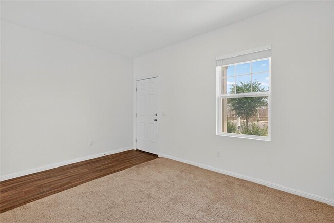 Photo - 510 Bunton Reserve Blvd