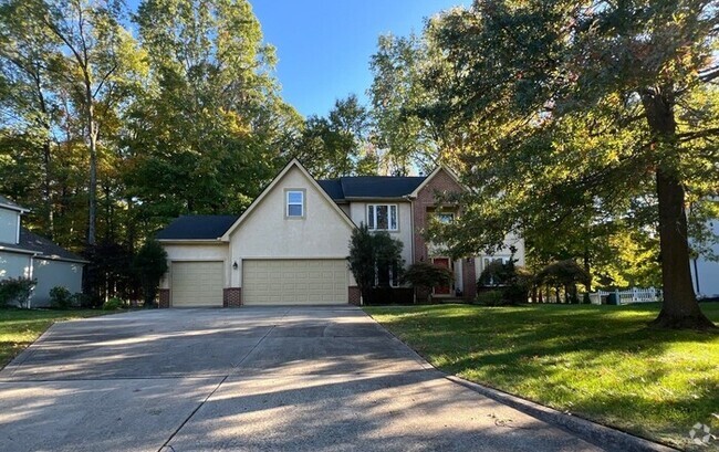 Building Photo - Executive Home in Highland Lakes