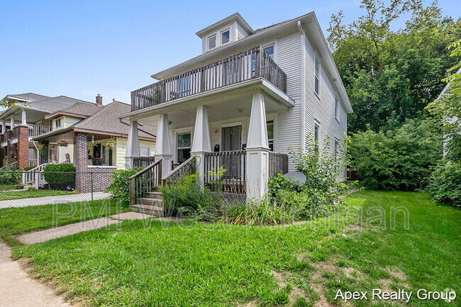 Building Photo - 1530 Quarry Ave NW Unit 1 Rental