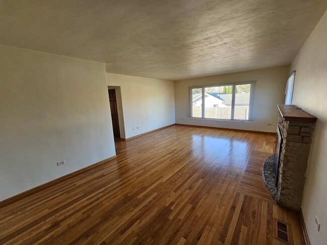 Photo - 811 Hoyle Rd