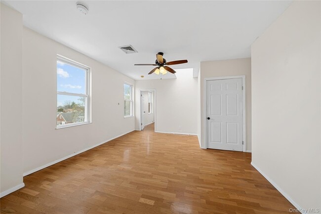 Photo - 402 Jericho Tpke Unit 4