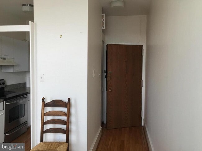 Photo - 1615 Q St NW Unidad 913