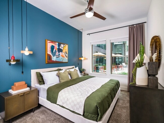 Building Photo - 641 W Crosstimbers St Unit A3.518