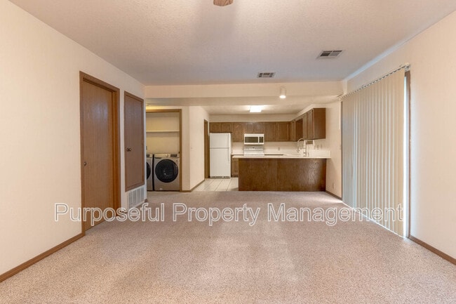 Photo - 216 N Fretz Ave