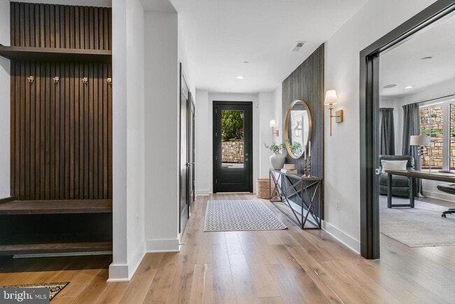 Photo - 8201 River Rd