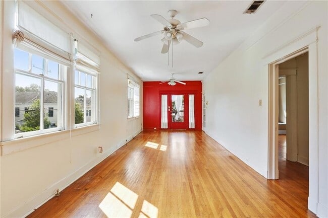 Photo - 2420 Short St
