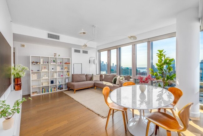 Building Photo - 75 Park Ln S Unit 3507