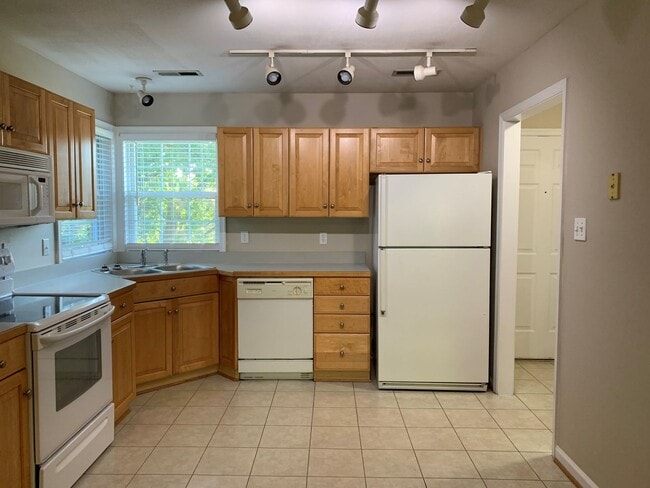 Photo - 926 Sunnymeade Rd