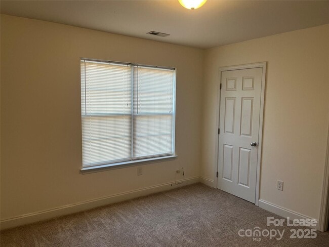 Photo - 1923 Crestmont St