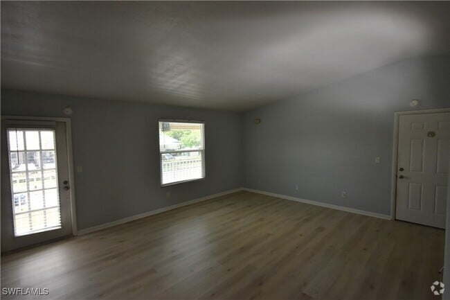 Building Photo - 1269 SE 8th Terrace Unit 3 Rental
