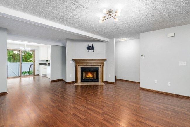 Photo - 5841 Elmbridge Ln Unidad 27-4