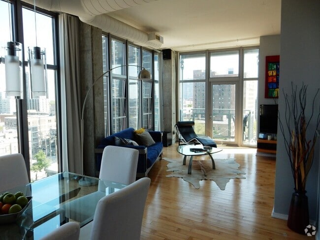 Building Photo - 1000 W Leland Ave Unit 9C Rental