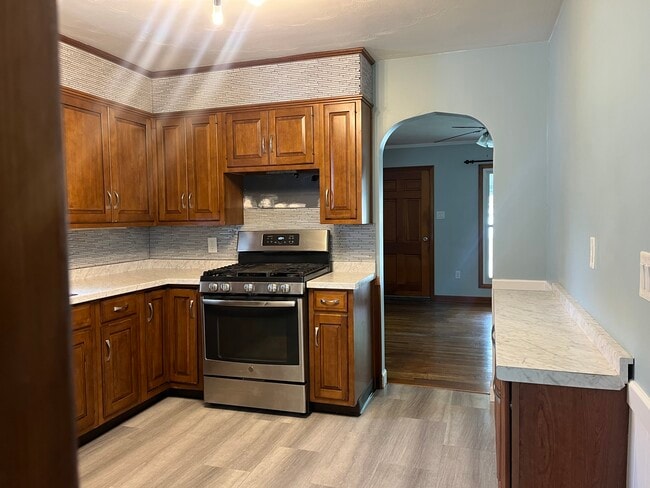 Photo - 2812 Midland Dr