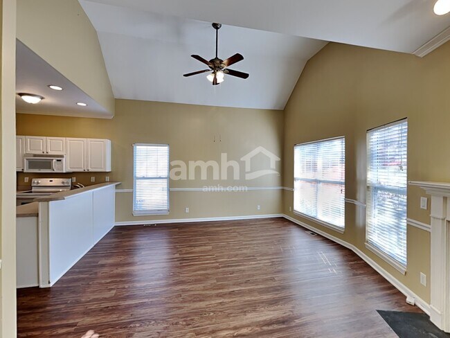 100 Cross Cove Ct