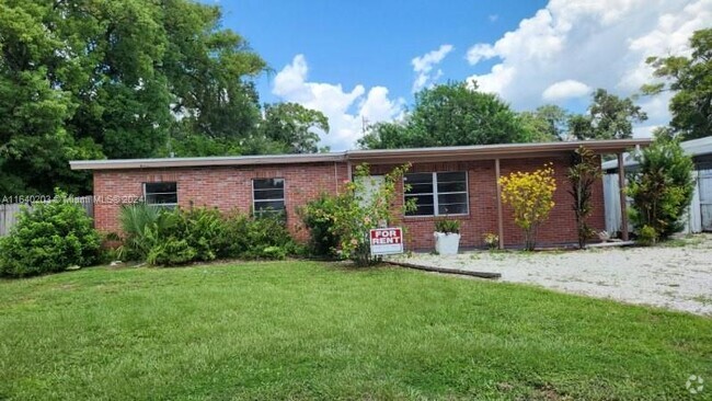 Building Photo - 3909 W Sligh Ave Rental