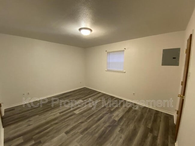 Photo - 340 W Dogwood St